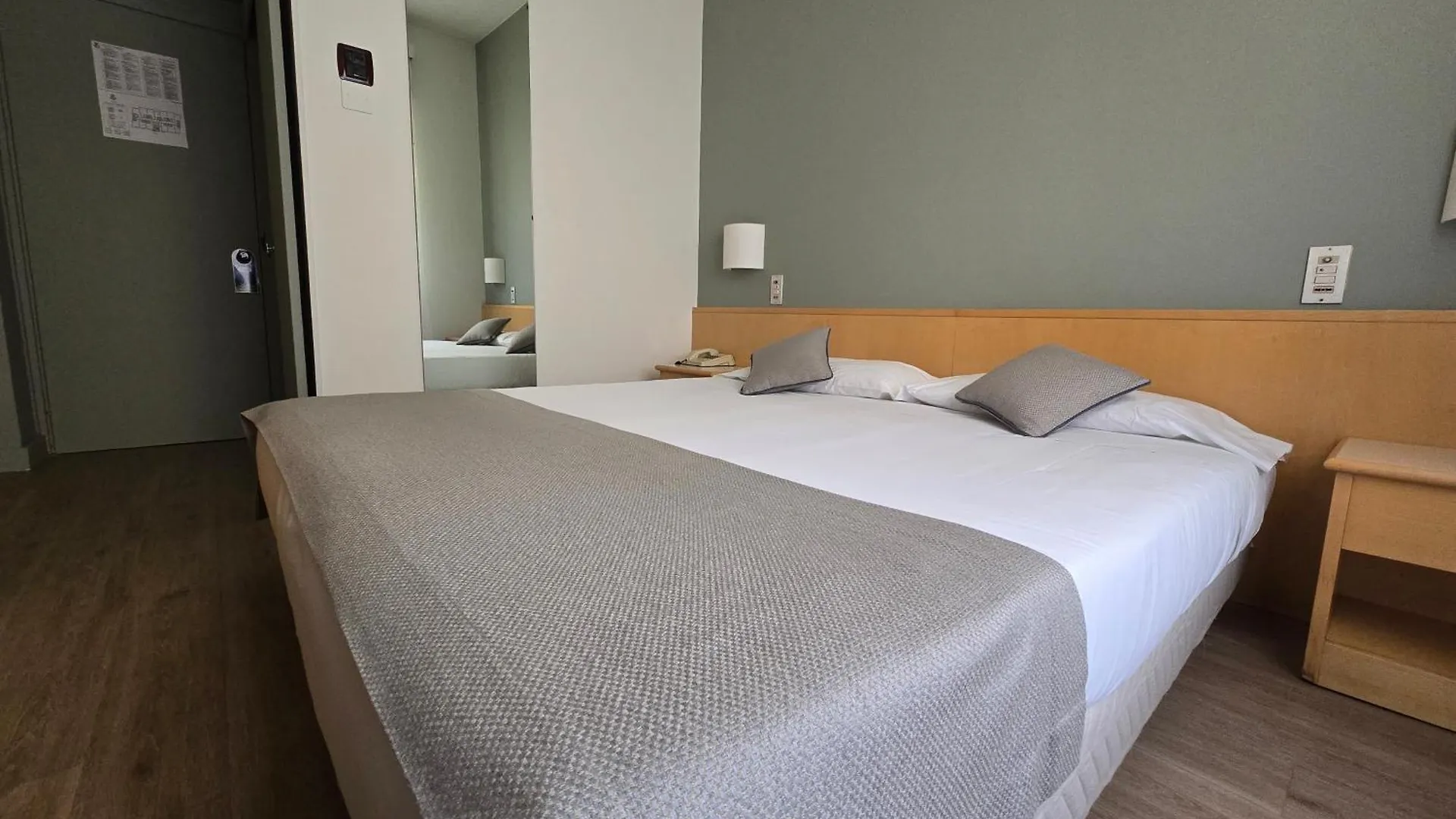 Mokinba Hotels Sant'Ambroeus Milan 3*,  Italy