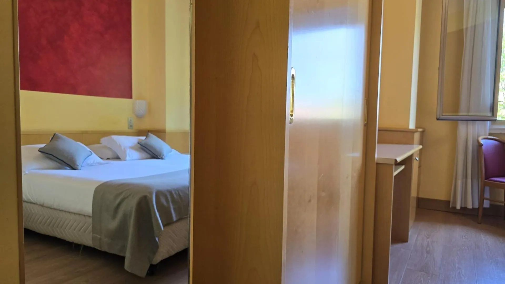 Mokinba Hotels Sant'Ambroeus Milano 3*,  İtalya